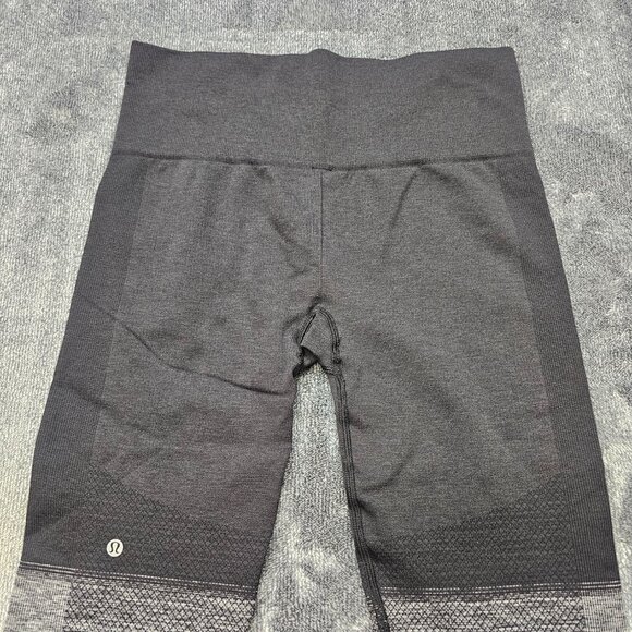Lululemon Seamlessly Street Crop Heathered Black Leggings Mid-Rise Womens Size 6 - Picture 2 of 11